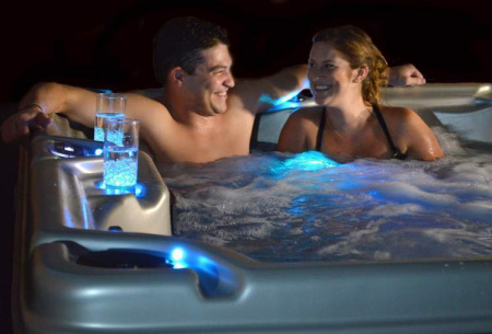 Гидромассажный спа-бассейн Viking Spa Tradition 2