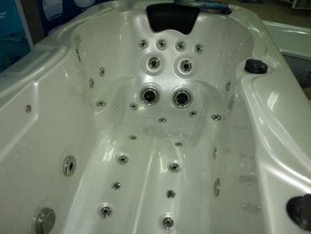 Одноместный гидромассажный бассейн Sunrans SR841